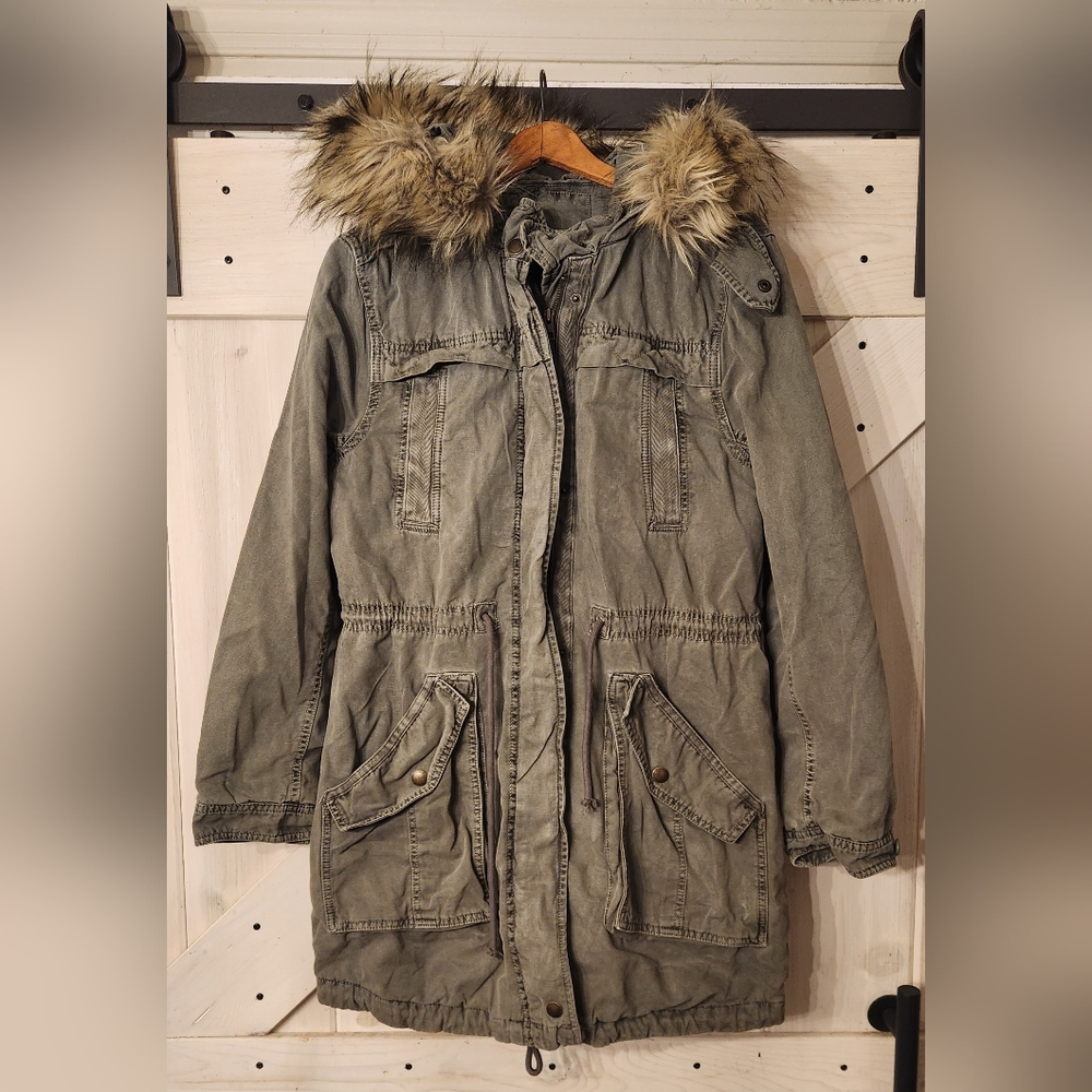 American Eagle Outfitters Women's Utility Fur Lined Jacket. Size M. Green.